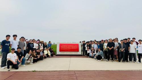 黄河三角洲盐碱地农业研究院迎来园林与林学院2023级林学专业本科生实习调研团